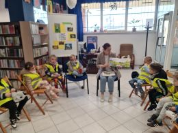 „Tygryski” na zajęciach o zwiastunach wiosny w Filii nr 2 